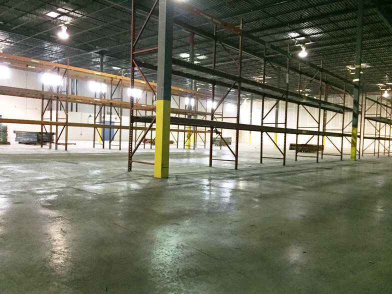 Primary Photo Of 2700 W Roosevelt Rd, Chicago Distribution For Lease