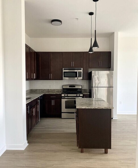 More Photos Of 121 Towne St, Stamford Apartments For Lease
