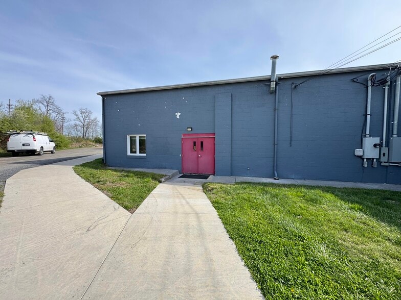 More Photos Of 205 Brick Kiln Rd, Winchester Warehouse For Sale