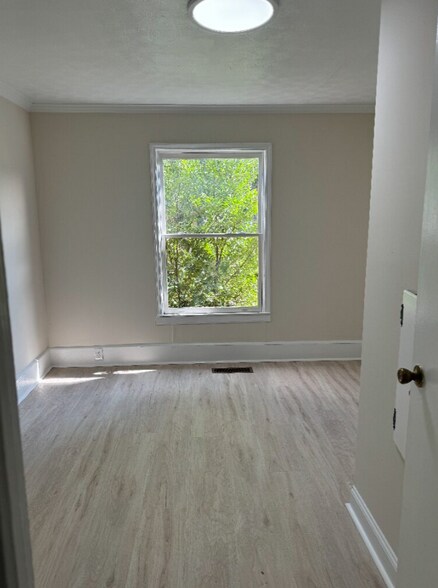 More Photos Of 506 General Courtney Hodges Blvd, Perry Coworking Space