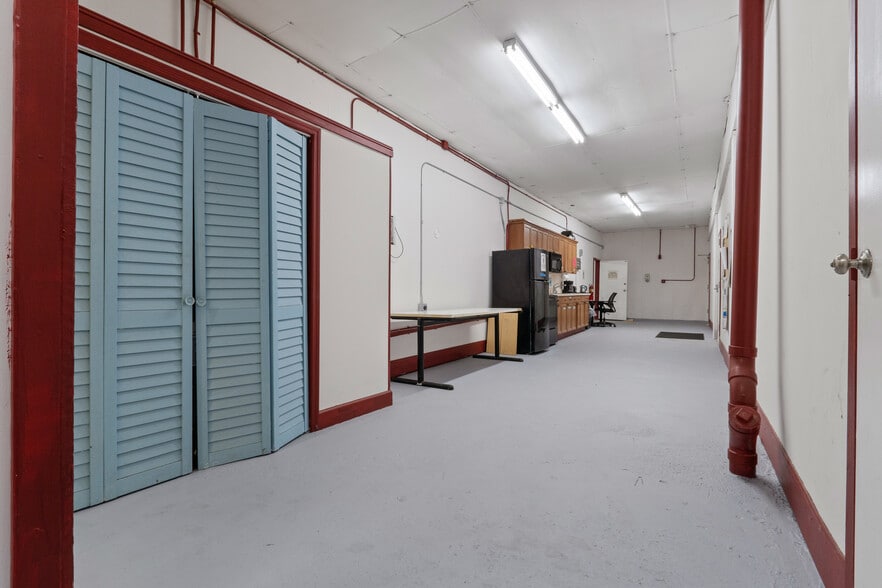 More Photos Of 25 Word St, Fairburn Warehouse For Sale