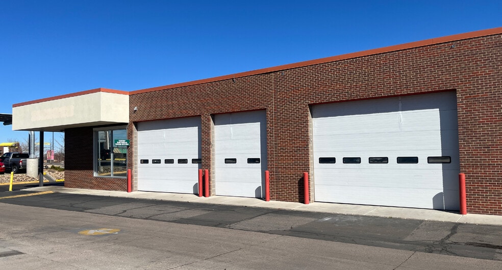 More Photos Of 2902-2908 W 10th St, Greeley Auto Repair For Lease