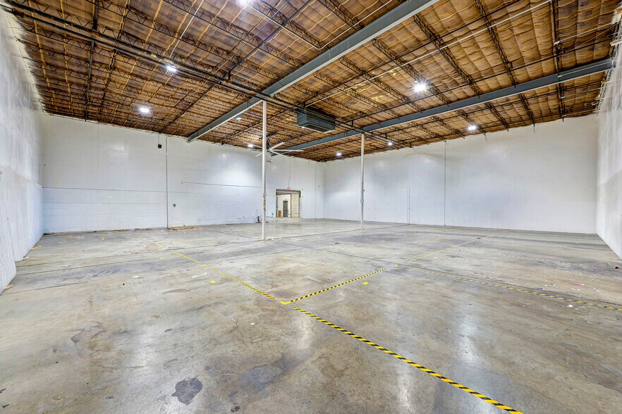 More Photos Of 6855 Wynnwood Ln, Houston Unknown For Lease