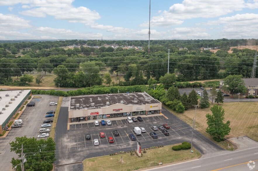More Photos Of 7570-7580 Watson Rd, Saint Louis Unknown For Lease