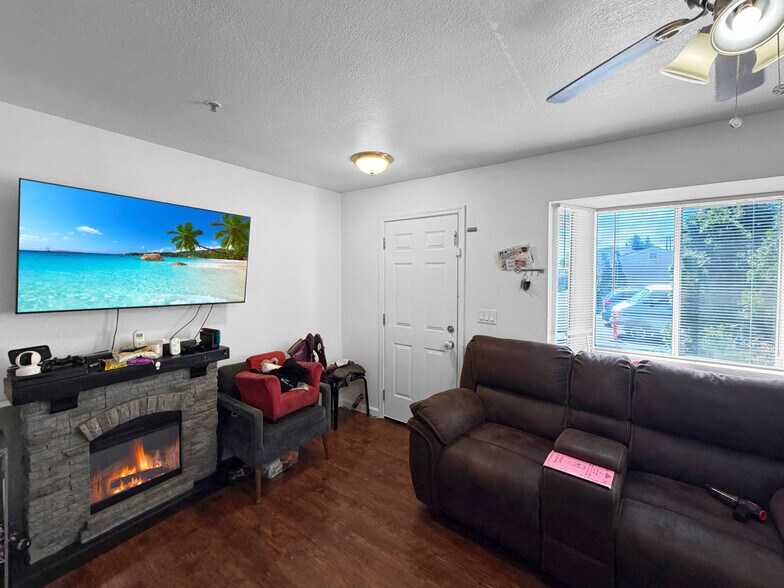 More Photos Of 204 Sunset Blvd, Hayward Apartments For Sale