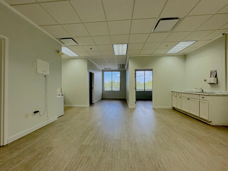 More Photos Of 6735 Conroy Windermere Rd, Orlando Medical For Lease