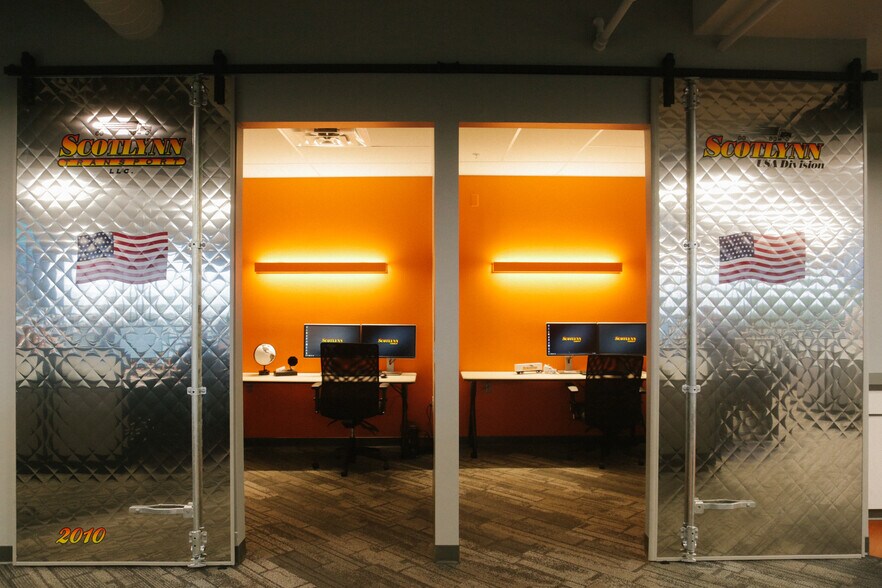 More Photos Of 10201 N Illinois St, Indianapolis Office For Lease