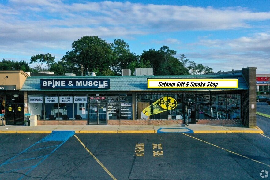 More Photos Of 1051-1081 Old Country Rd, Riverhead General Retail For Lease