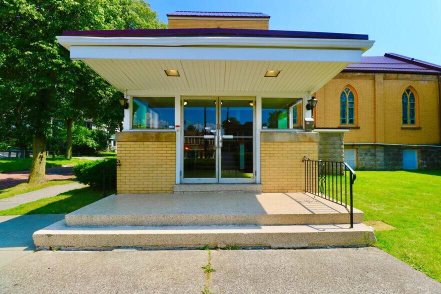More Photos Of 3189 Main St, Buffalo Religious Facility For Sale
