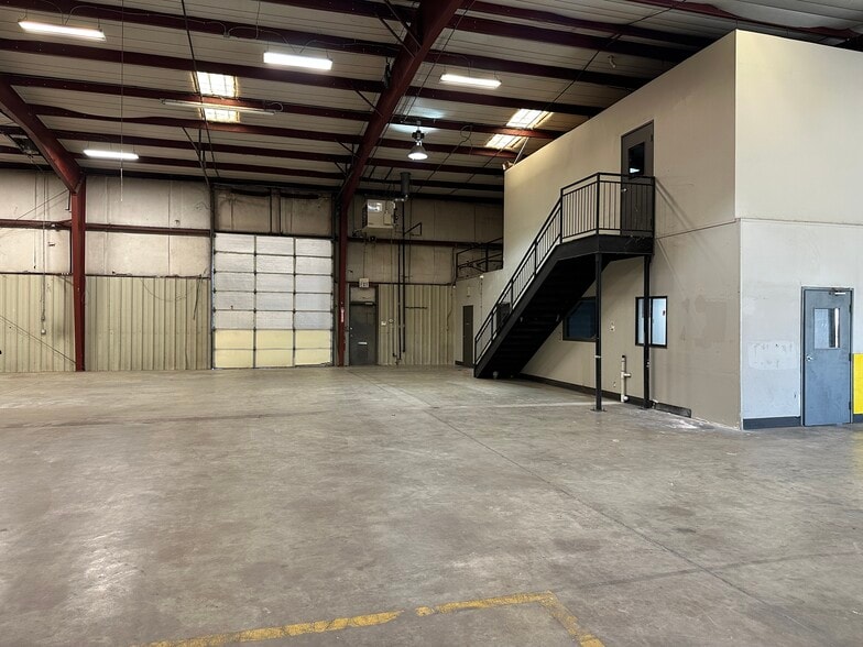 More Photos Of 10910 E 55th Pl, Tulsa Manufacturing For Sale