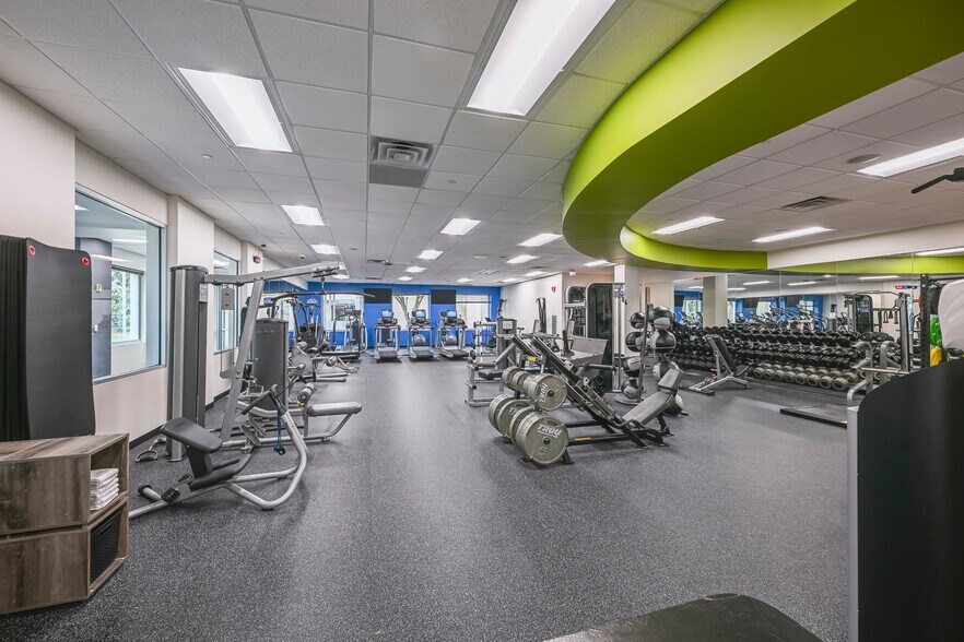 More Photos Of 5601 Headquarters Dr, Plano Office For Sale