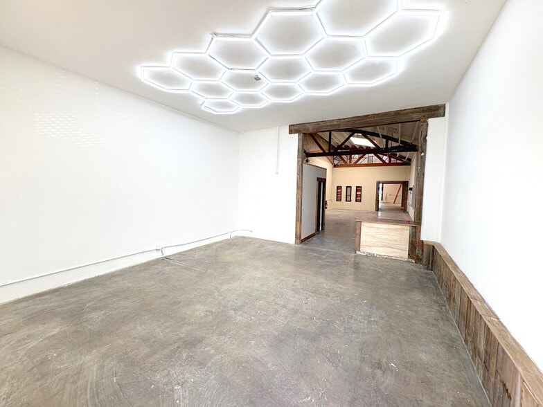 Primary Photo Of 2315-2319 E 8th St, Los Angeles Warehouse For Lease