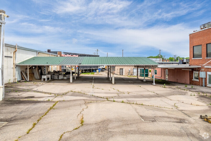 More Photos Of 116 W Arch St, Lancaster General Retail For Sale