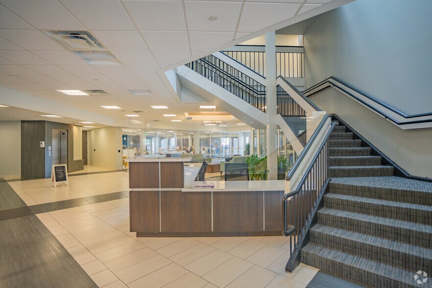 More Photos Of 5130 Eisenhower Blvd, Tampa Office For Lease