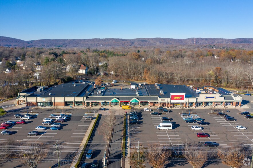 More Photos Of 901-1001 S Main St, Cheshire Unknown For Lease