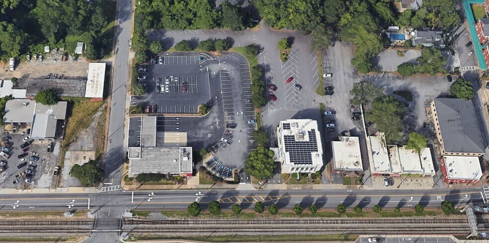 More Photos Of 590 S Central Ave, Hapeville Bank For Lease