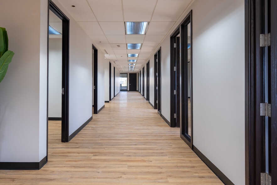 More Photos Of 901 Tower Dr, Troy Coworking Space