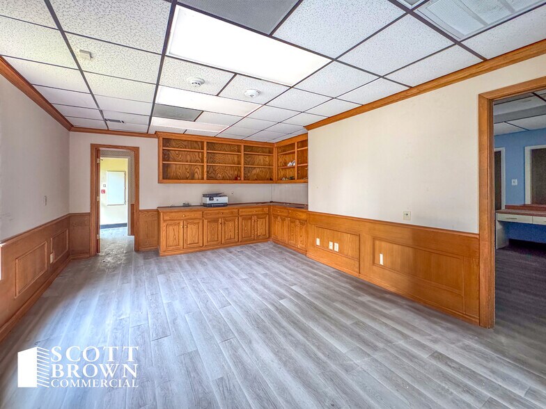 More Photos Of 1103 Elm, Denton Medical For Lease