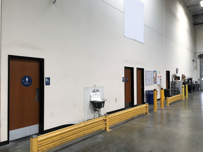 More Photos Of 14310-14480 Ramona Ave, Chino Distribution For Lease
