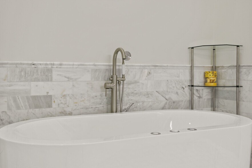 More Photos Of 114-116 E Main St, Penn Yan General Retail For Sale