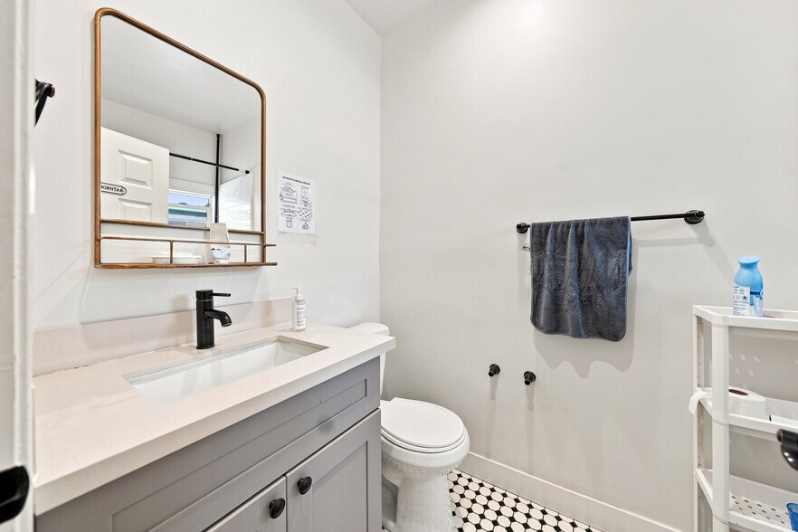 More Photos Of 939 S Wilton Pl, Los Angeles Apartments For Sale