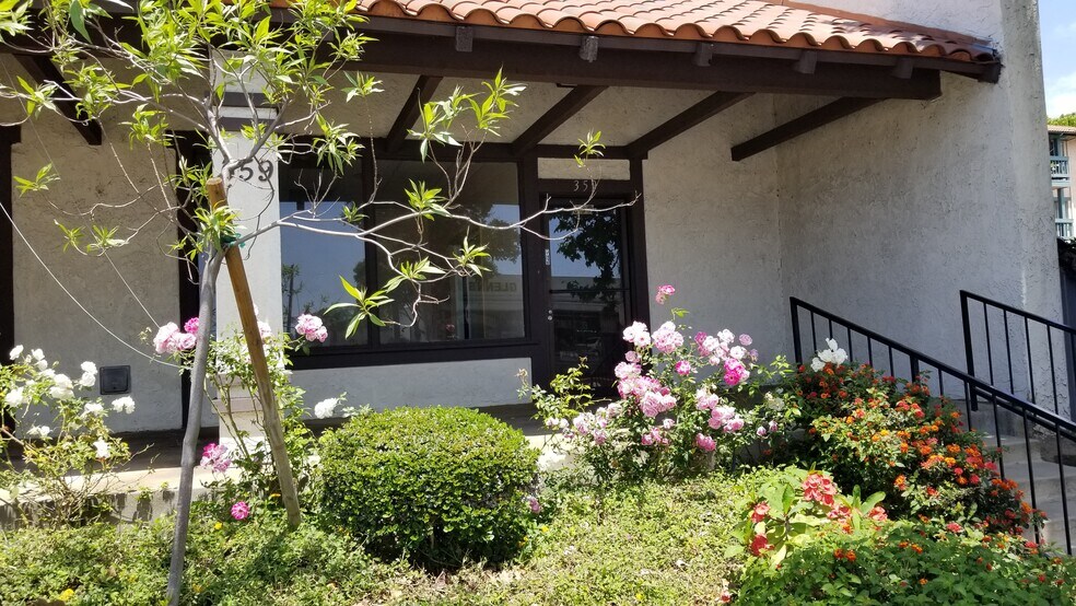 More Photos Of 331-359 E La Habra Blvd, La Habra Storefront For Lease