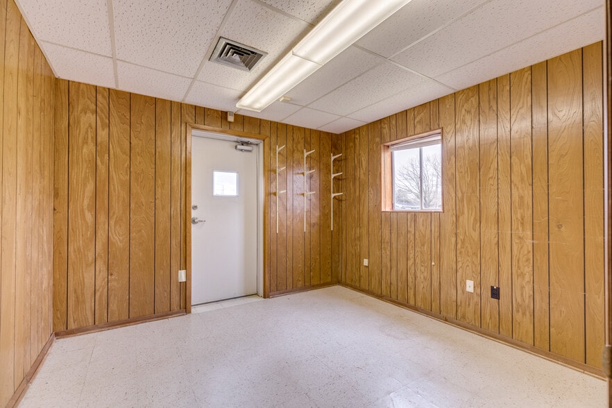 More Photos Of 2309 Zapata St, Freeport Warehouse For Sale