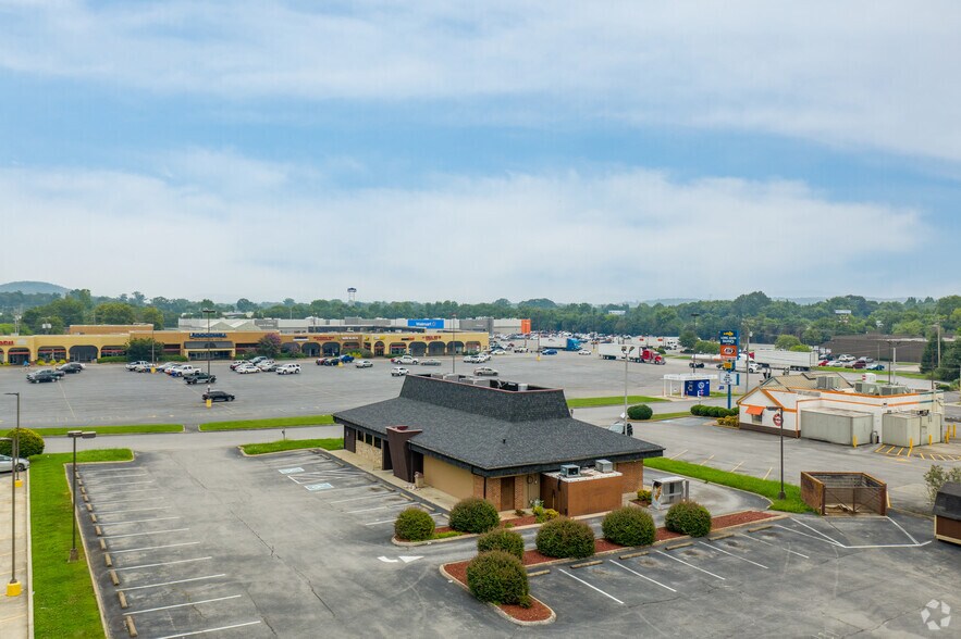 More Photos Of 354 Kimball Crossing Dr, Kimball Restaurant For Sale