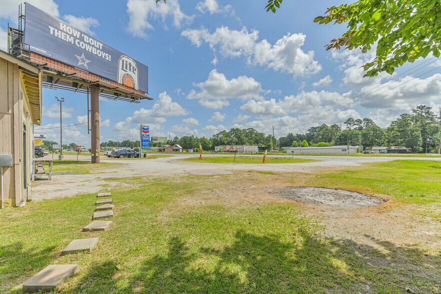 More Photos Of 6736 US Highway 59 S, Goodrich Freestanding For Sale