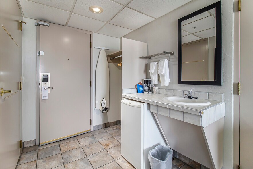 More Photos Of 1180 N Shore Dr, Mears Hospitality For Sale