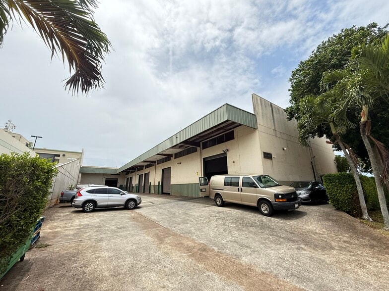 Primary Photo Of 94-1175 Ka Uka Blvd, Waipahu Warehouse For Lease