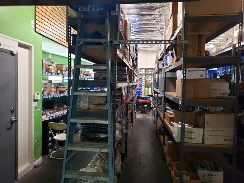 More Photos Of 1011-1017 S Goodrich Blvd, Los Angeles Office For Sale