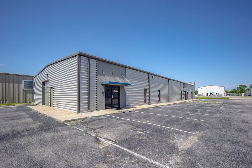 More Photos Of 2845 Broce Dr, Norman Office For Sale