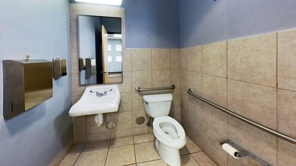 More Photos Of 7485 E Tanque Verde Rd, Tucson Medical For Sale