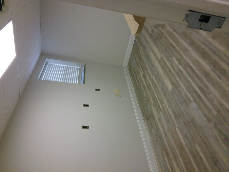 More Photos Of 9712 Belair Rd, Nottingham Medical For Lease