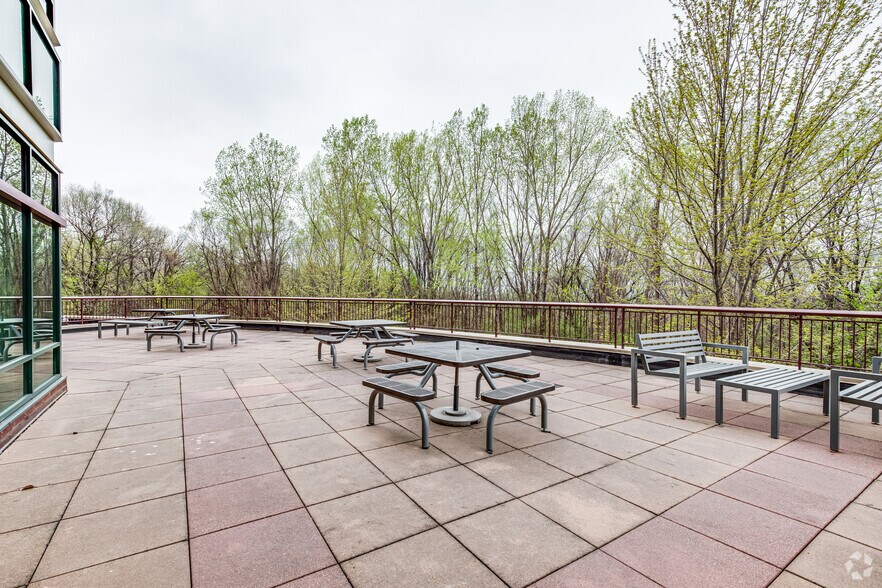 More Photos Of 2655 Eagan Woods Dr, Eagan Office For Lease