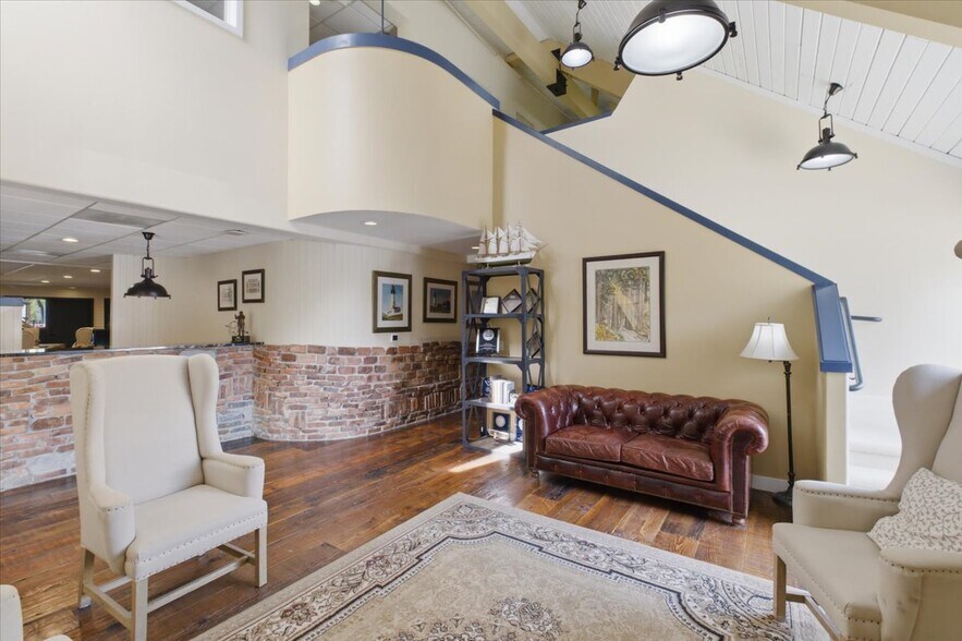 More Photos Of 235 Union St NE, Salem Office For Sale