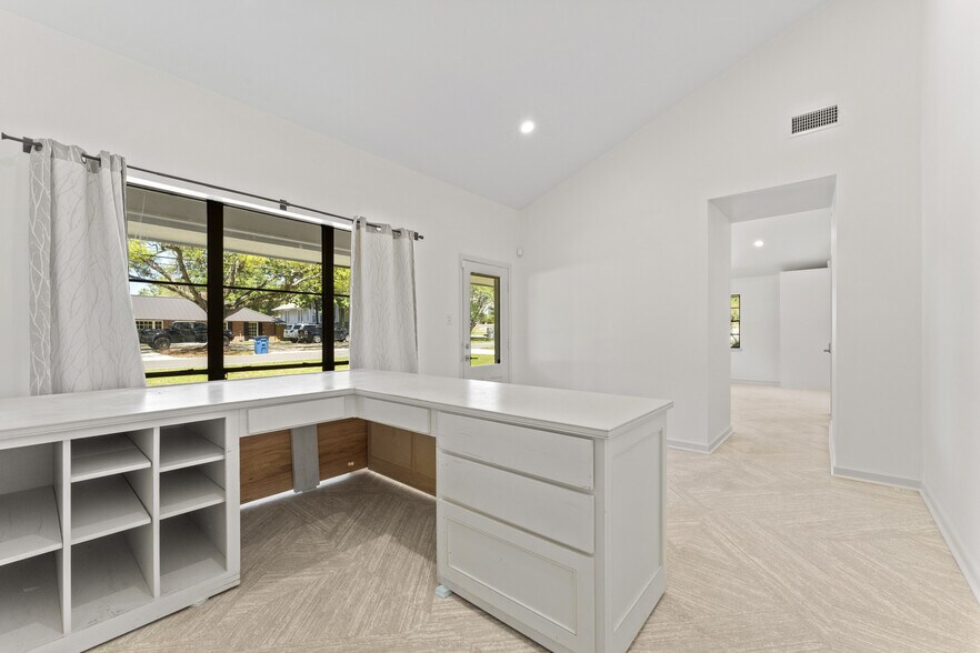 More Photos Of 3455 Brentwood Dr, Baton Rouge Office For Lease