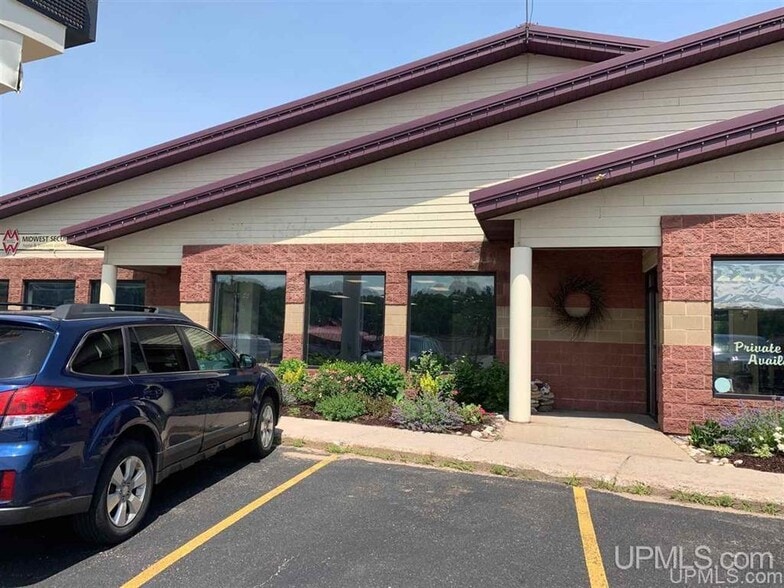 More Photos Of 2168 US 41 w, Marquette Flex For Lease