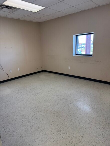 More Photos Of 8716 W County Road 130, Midland Warehouse For Lease