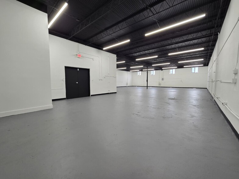 More Photos Of 224 NW 1st Ave, Hallandale Beach Service For Sale