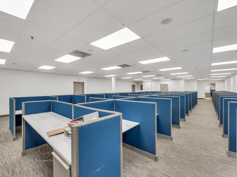 More Photos Of 3301 NW 107th Ave, Miami Research And Development For Lease