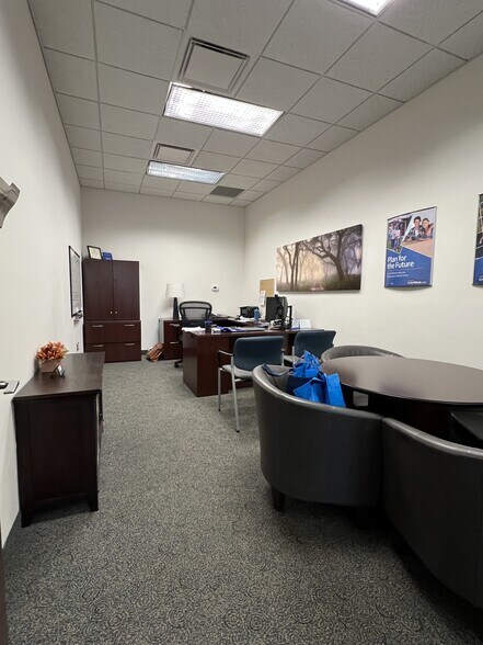 More Photos Of 2906 Kerry Forest Pky, Tallahassee Bank For Lease