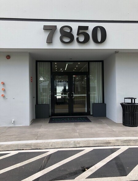More Photos Of 7850 NW 146th St, Miami Lakes Office For Lease