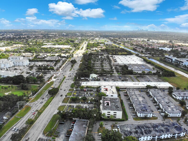 More Photos Of 8360 W Oakland Park Blvd, Sunrise Office For Sale