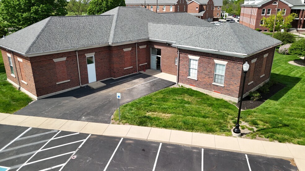 More Photos Of 5635 Lawton East Drive loop, Indianapolis Restaurant For Sale