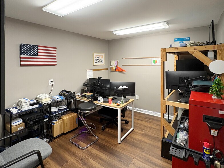 More Photos Of 4371 Charlotte Hwy, Clover Office For Sale