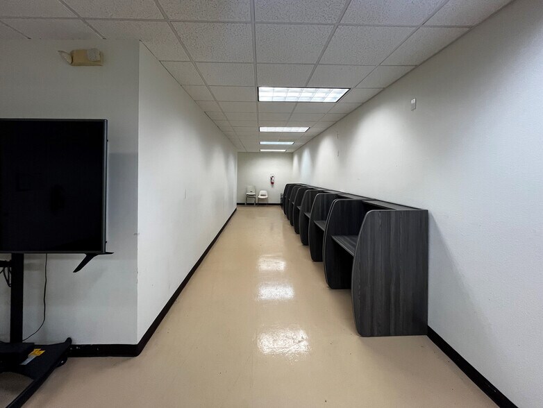 More Photos Of 325 E Baseline Rd, Gilbert Storefront Retail Office For Lease