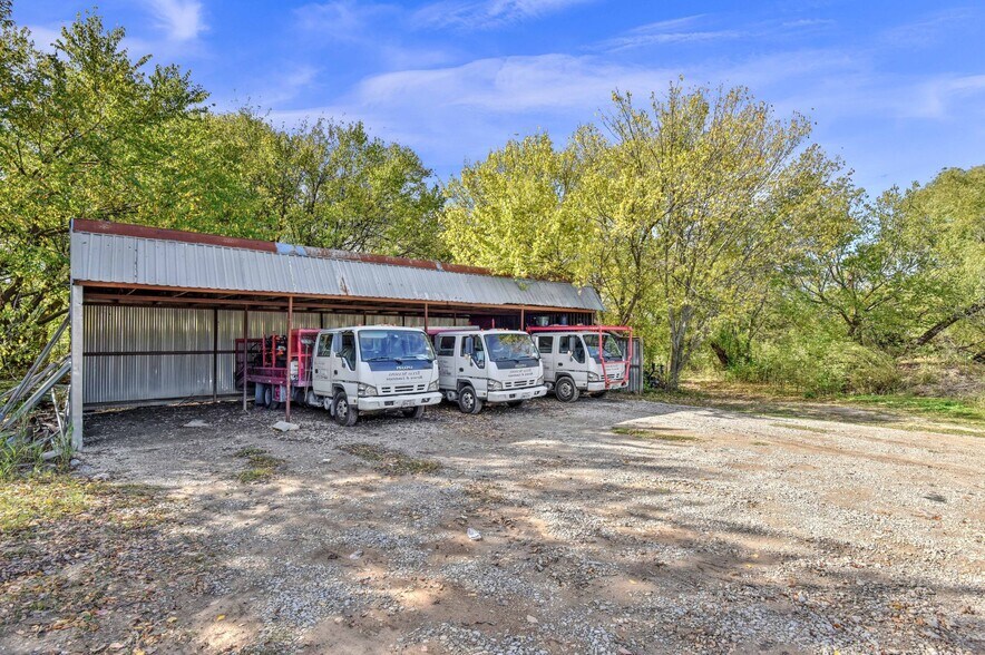 More Photos Of Lease 870 N Preston Road, Celina Garden Center For Lease