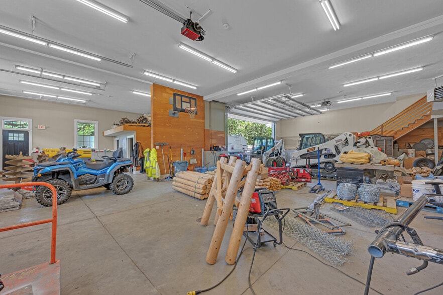 More Photos Of 4 Makepeace Rd, Westford Office Residential For Sale